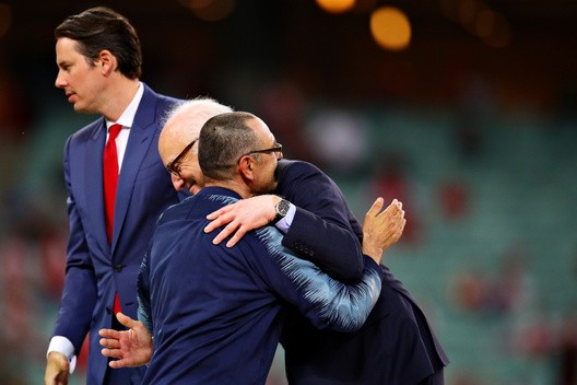 Maurizio Sarri and Bruce Buch hugging