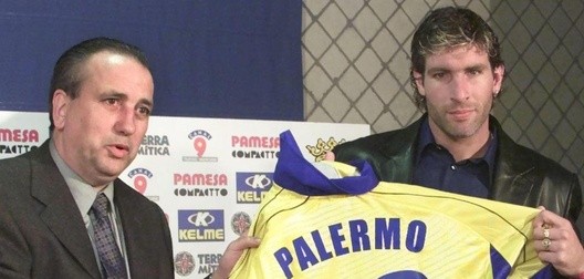Alamy: In January 2001 Fernando Roig managed to capture one of the most admired Argentinian players at the time, the striker Martin Palermo.